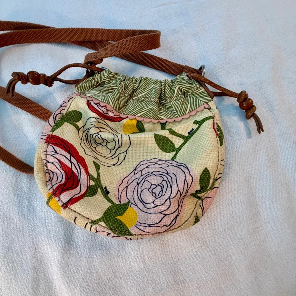 Fossil Key-Per Floral Canvas Crossbody Drawstring Bag Green Pink Rose Pouch